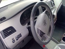 2011 TOYOTA SIENNA SILVER XLE 3.5 AT 2WD.  Z24871
